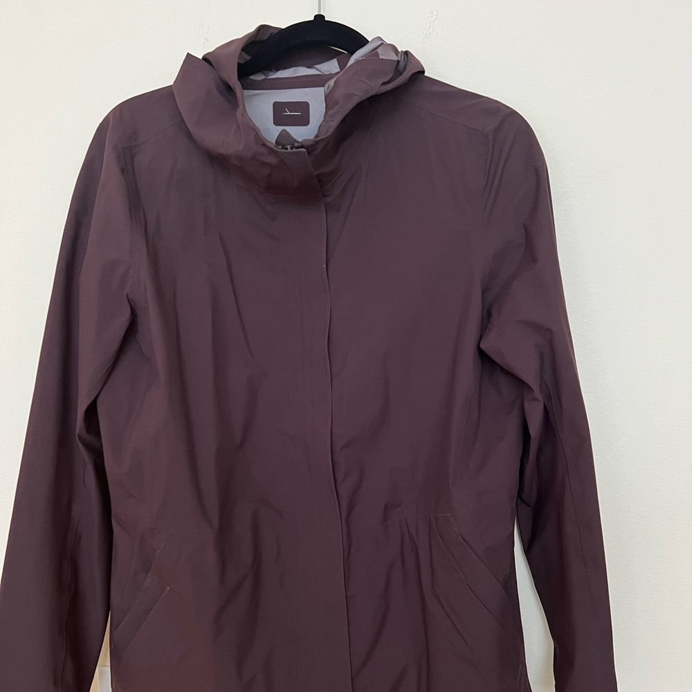 Lululemon burgundy raincoat